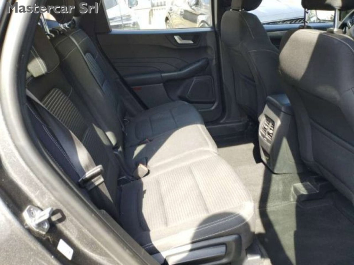 Ford Kuga 1.5 EcoBlue 120 CV 2WD Titanium (10)