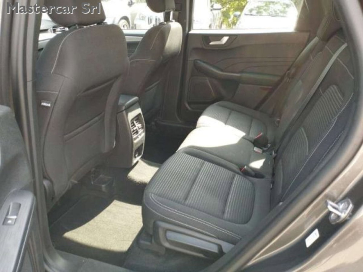 Ford Kuga 1.5 EcoBlue 120 CV 2WD Titanium (9)