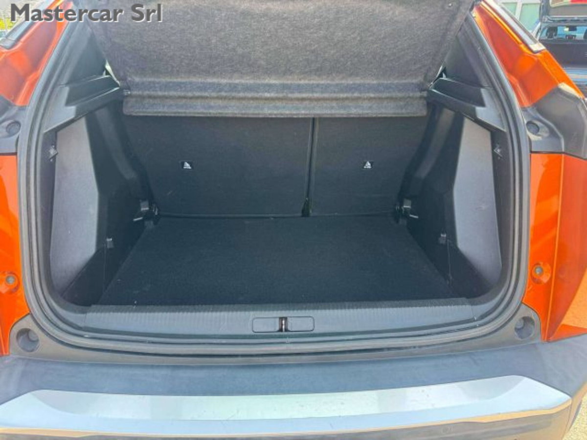 Peugeot 2008 1.2 puretech Active s&s 100cv (15)