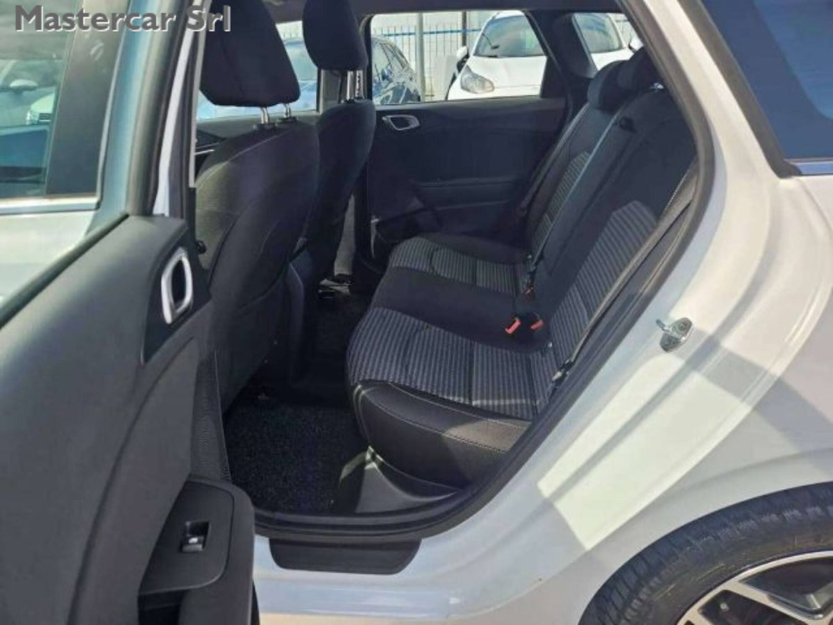 Kia Ceed Sport Wagon 1.6 CRDi 136 CV MHEV SW Business (13)