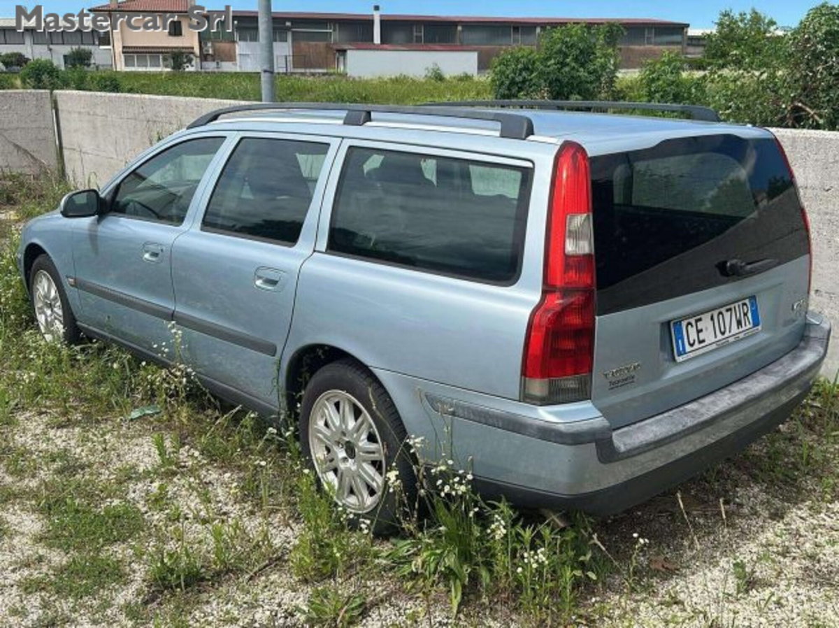 Volvo V70 2.4 D5 20V cat Optima (4)