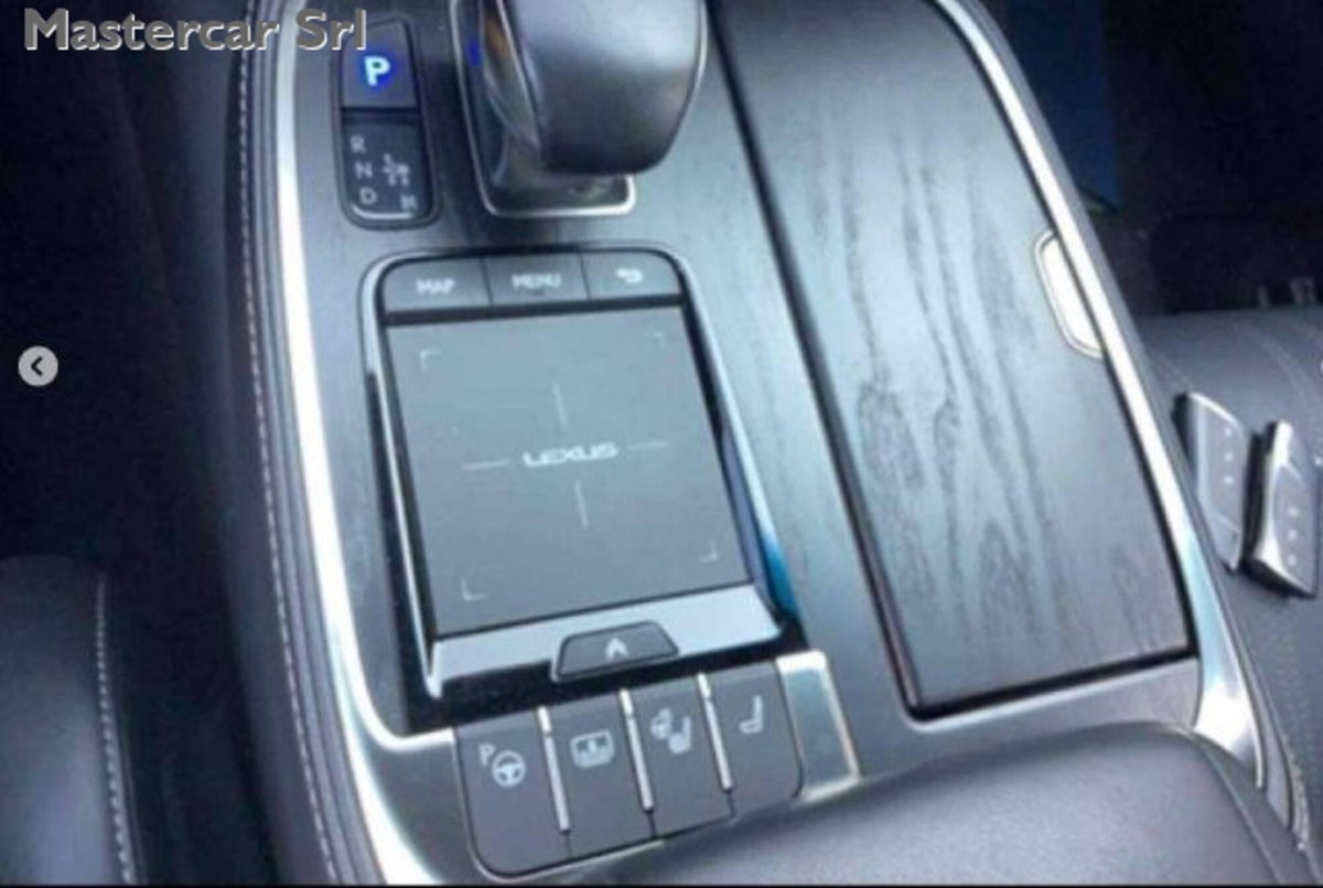 Lexus LS 500h 3.5 Luxury auto (9)