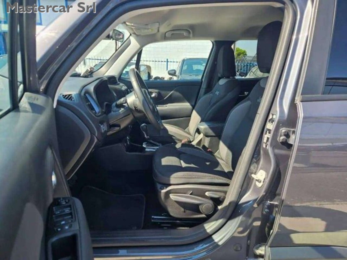 Jeep Renegade 1.3 T4 190CV PHEV 4xe AT6 Limited (11)