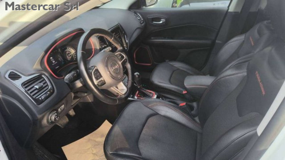 Jeep Compass 1.3 T4 240CV PHEV AT6 4xe Trailhawk (8)