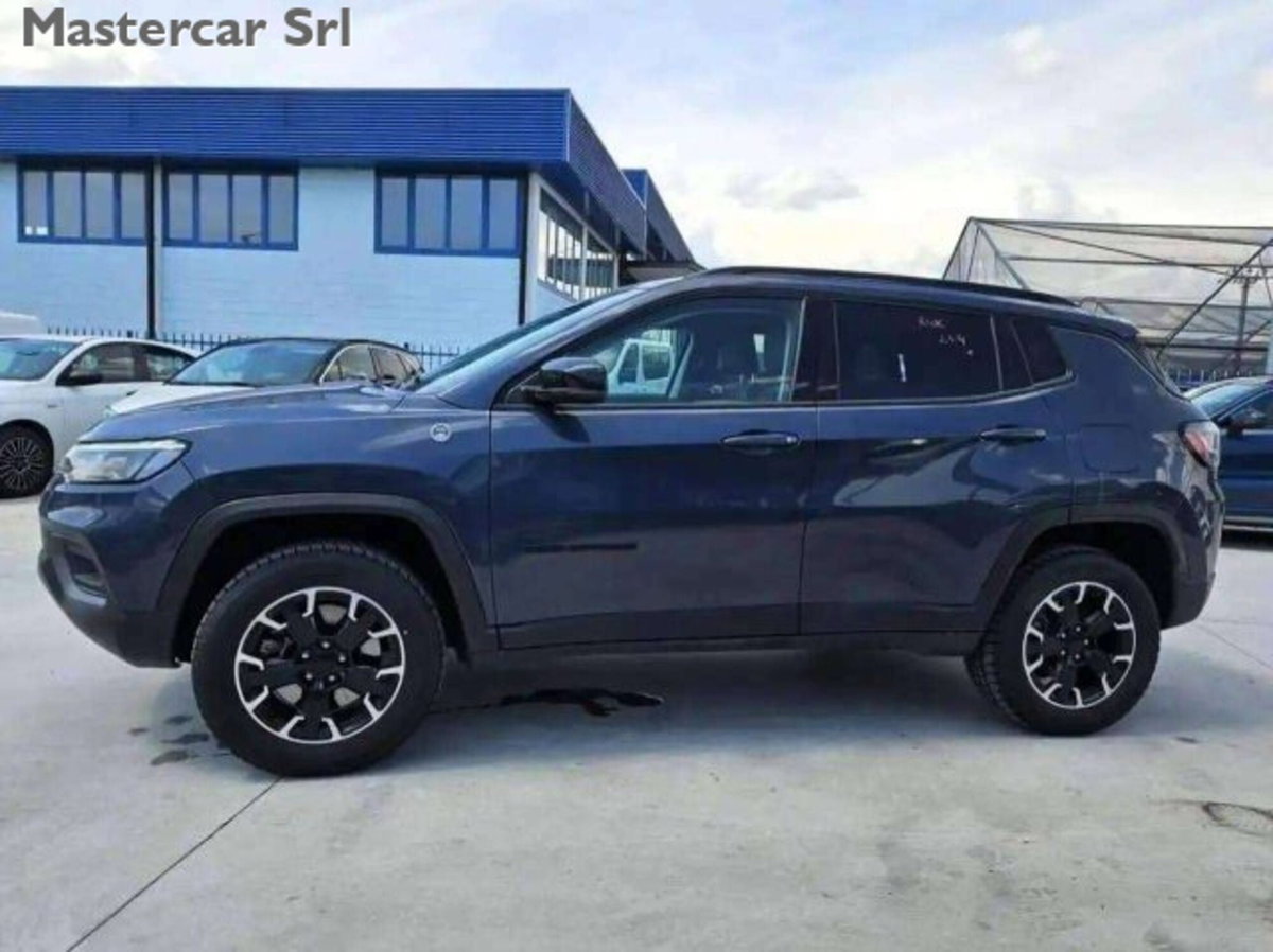 Jeep Compass 1.3 turbo t4 phev Trailhawk 4xe auto (4)