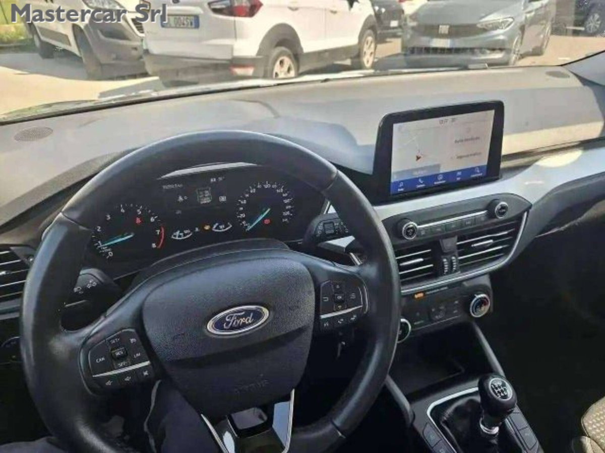 Ford Focus Station Wagon 1.0 EcoBoost 125 CV SW Business (12)