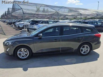 Ford Focus Station Wagon 1.0 EcoBoost 125 CV SW Business (2)