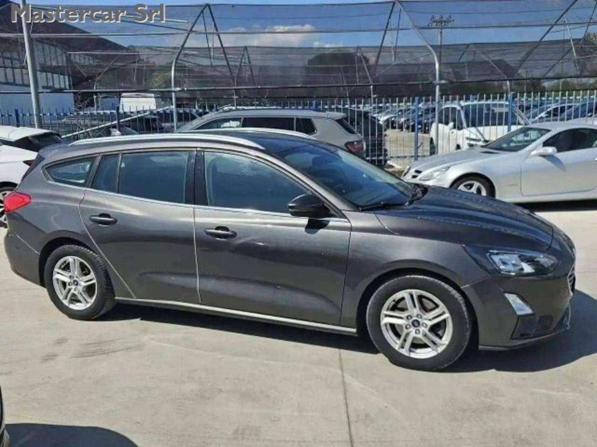 Ford Focus Station Wagon 1.0 EcoBoost 125 CV SW Business (6)