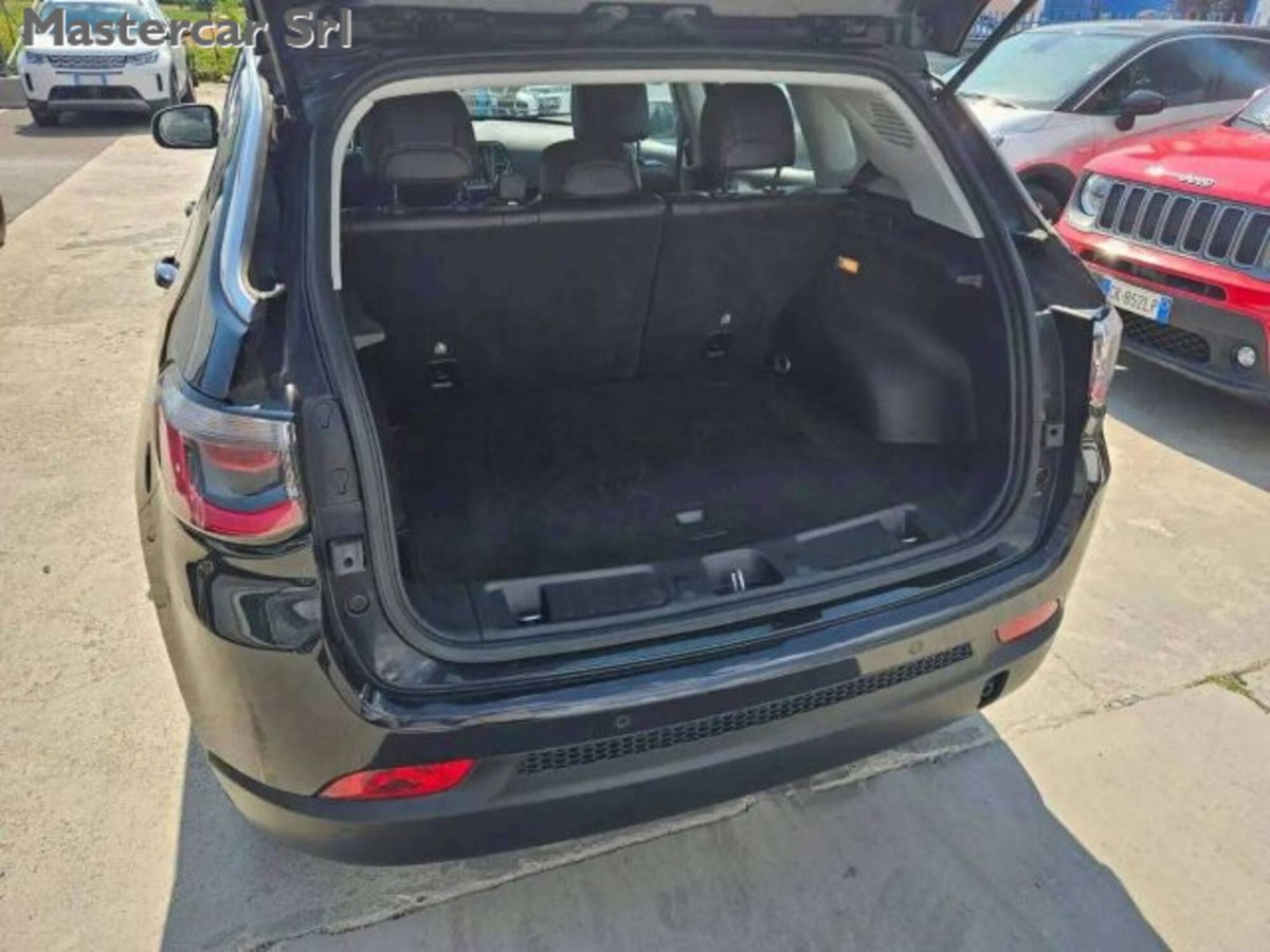 Jeep Compass 1.3 T4 190CV PHEV AT6 4xe Business (15)