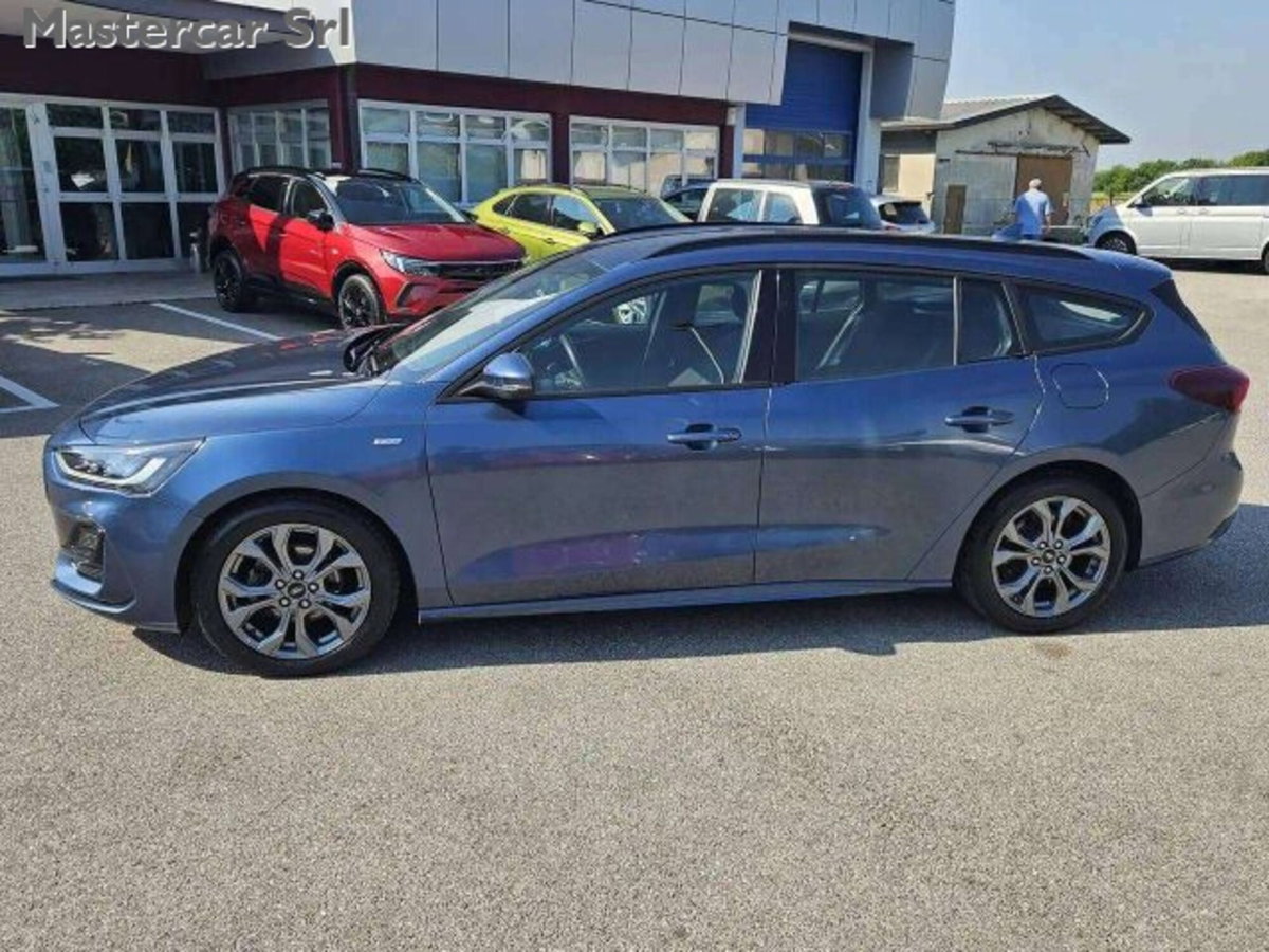 Ford Focus Station Wagon 1.0 EcoBoost Hybrid 125 CV SW ST-Line Design (3)