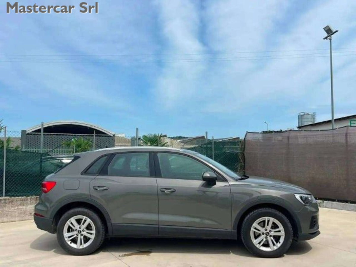 Audi Q3 35 2.0 tdi Business Advanced s-tronic (5)