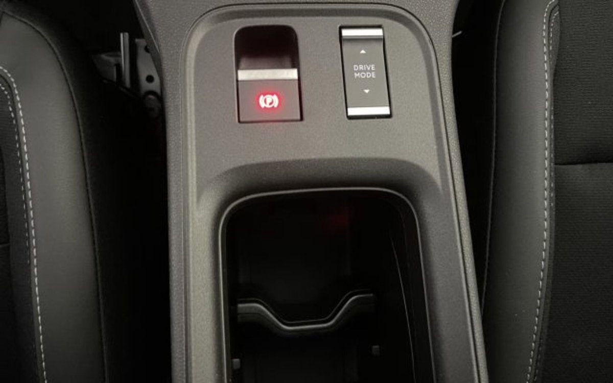 Jeep Avenger 1.2 turbo Altitude fwd 100cv (13)