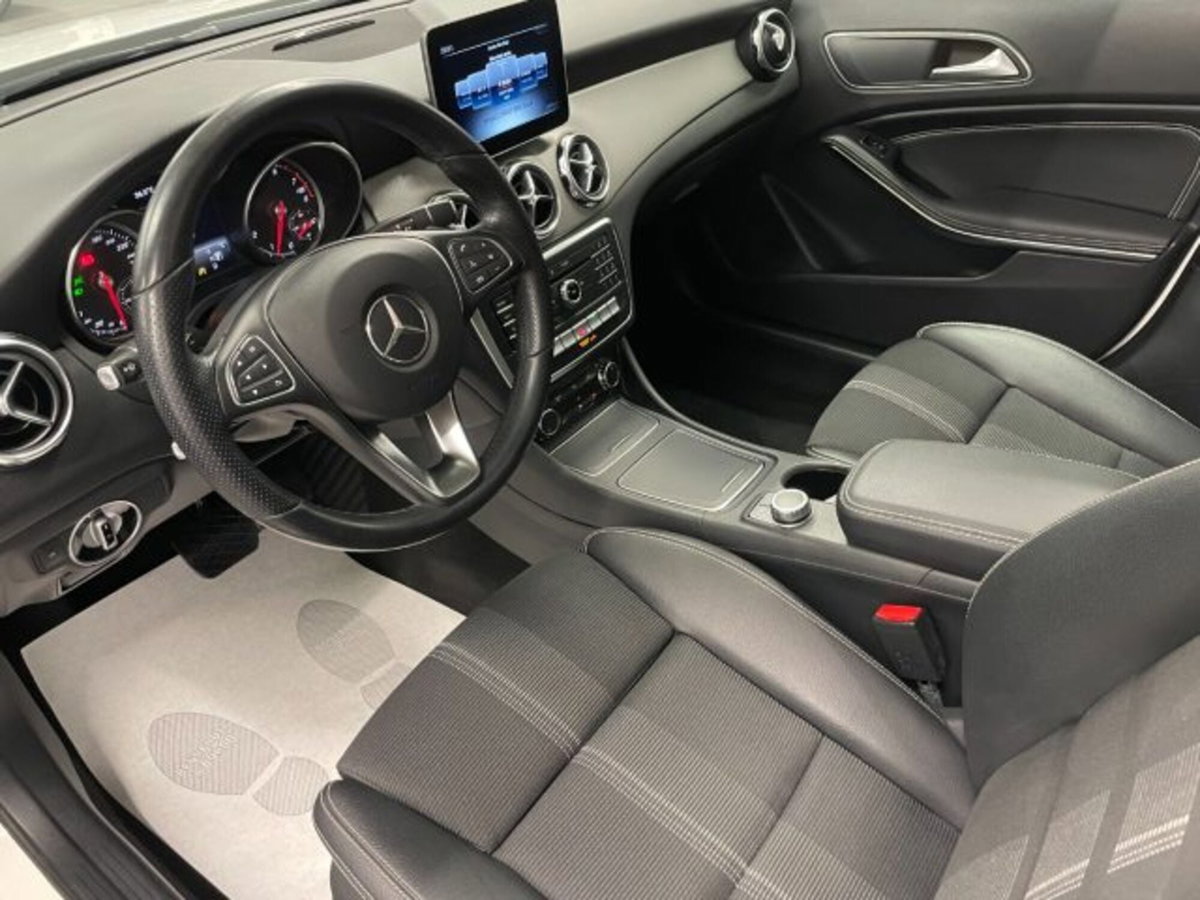 Mercedes-Benz GLA SUV 180 Sport (3)
