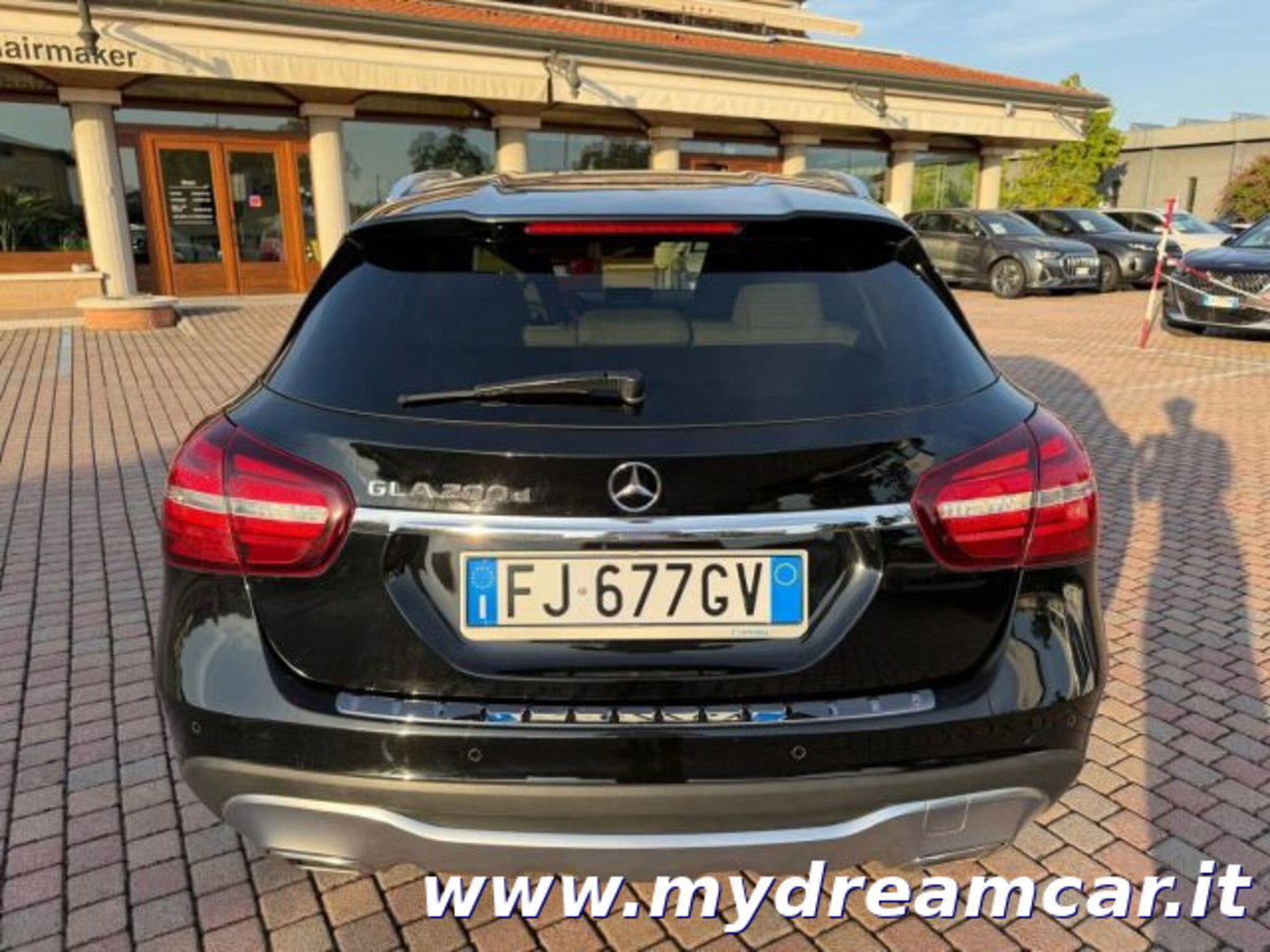 Mercedes-Benz GLA SUV 200 d Automatic Sport (12)