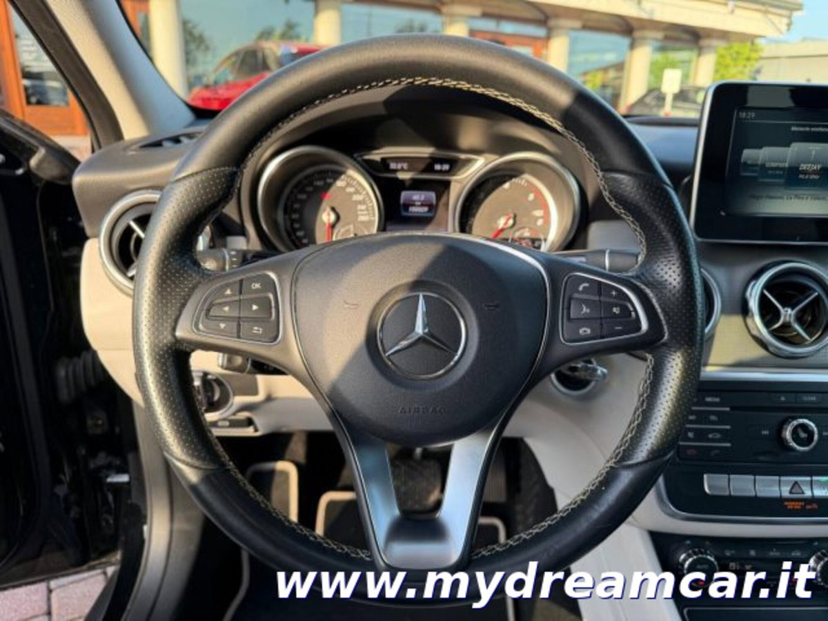 Mercedes-Benz GLA SUV 200 d Automatic Sport (7)