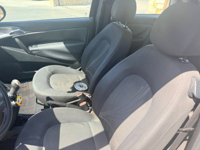 Lancia Ypsilon 1.3 MJT 75 CV Diva (13)