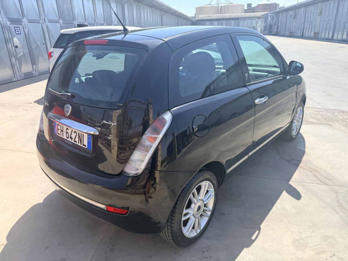 Lancia Ypsilon 1.3 MJT 75 CV Diva (5)