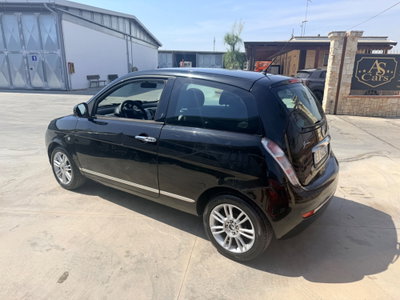 Lancia Ypsilon 1.3 MJT 75 CV Diva (7)