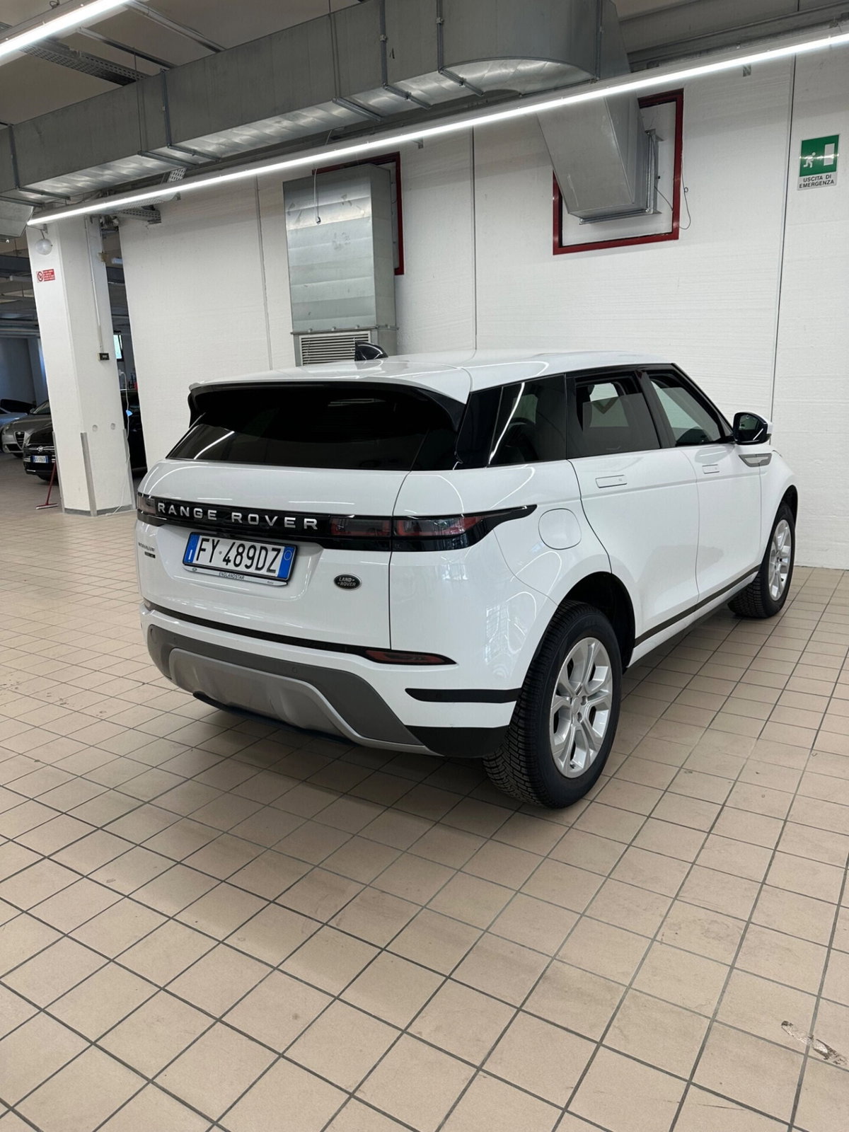 Land Rover Range Rover Evoque 2.0D I4-L.Flw 150CV AWD Aut R-Dynamic HSE (7)