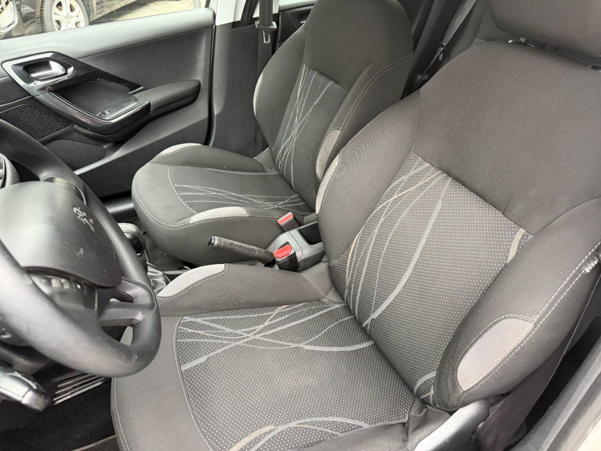 Peugeot 208 VTi 68 CV 5 porte Active (10)