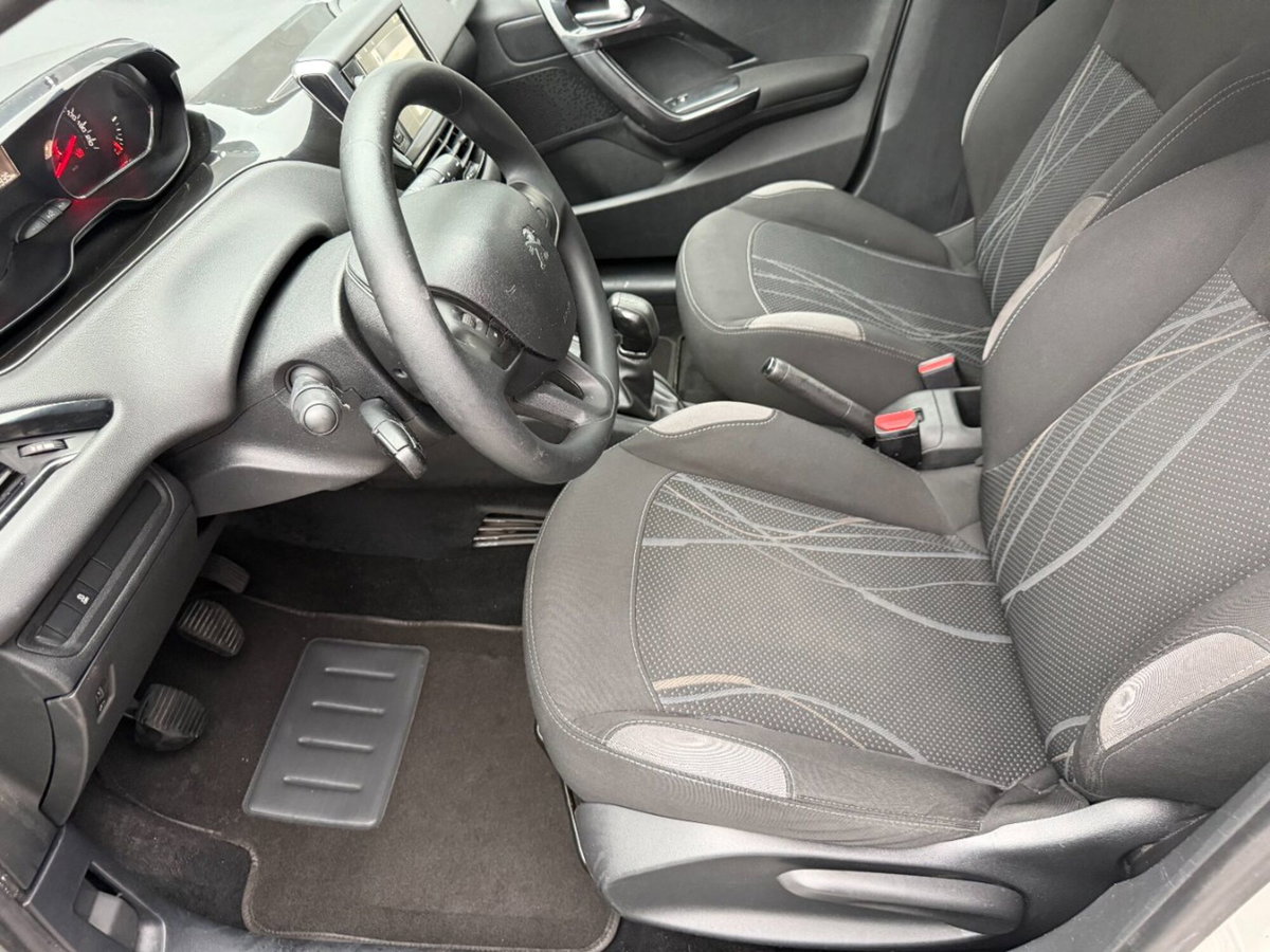 Peugeot 208 VTi 68 CV 5 porte Active (5)