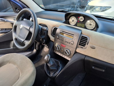 Lancia Ypsilon 1.2 Argento (11)