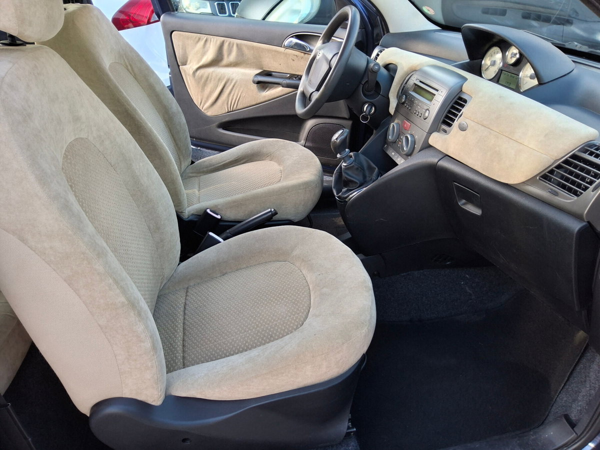Lancia Ypsilon 1.2 Argento (16)