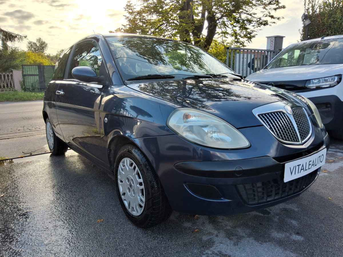 Lancia Ypsilon 1.2 Argento (3)