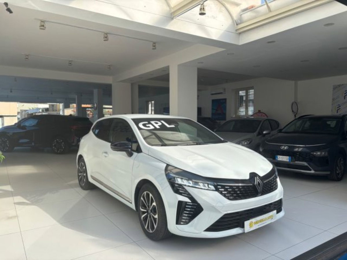 Renault Clio 1.0 tce Techno Gpl 100cv (4)