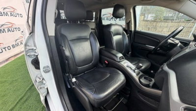 Fiat Freemont 2.0 Mjt 170 CV 4x4 Automatica Lounge (4)