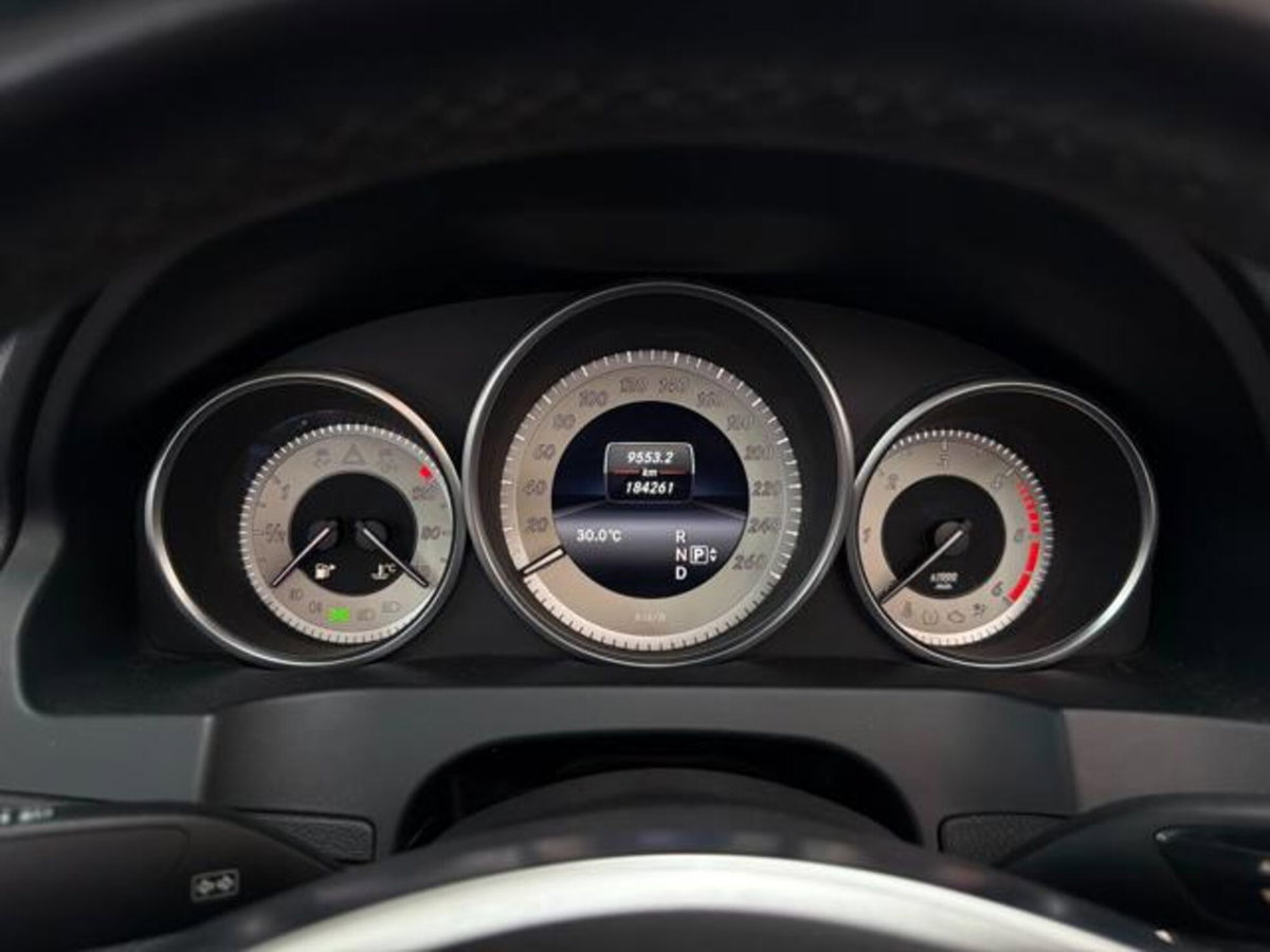 Mercedes-Benz Classe E Cabrio 220 BlueTEC Cabrio Premium (9)