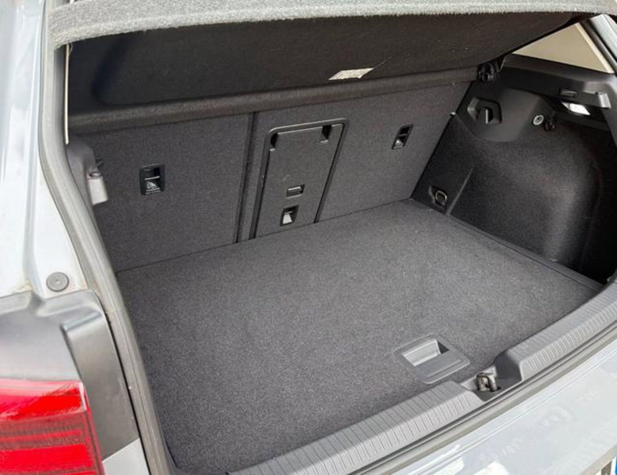 Volkswagen Golf 2.0 TDI 150 CV DSG SCR R-Line (14)