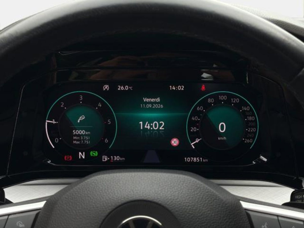 Volkswagen Golf 2.0 TDI 150 CV DSG SCR R-Line (9)