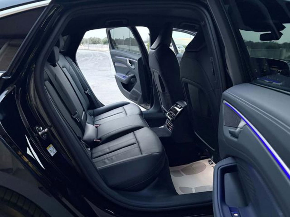 Audi A6 40 2.0 TDI quattro ultra S tronic Business Plus (11)