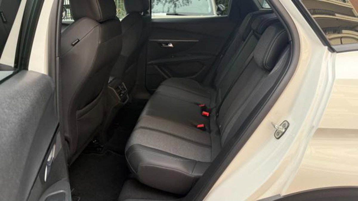 Peugeot 3008 PureTech Turbo 130 S&S Allure Pack (15)
