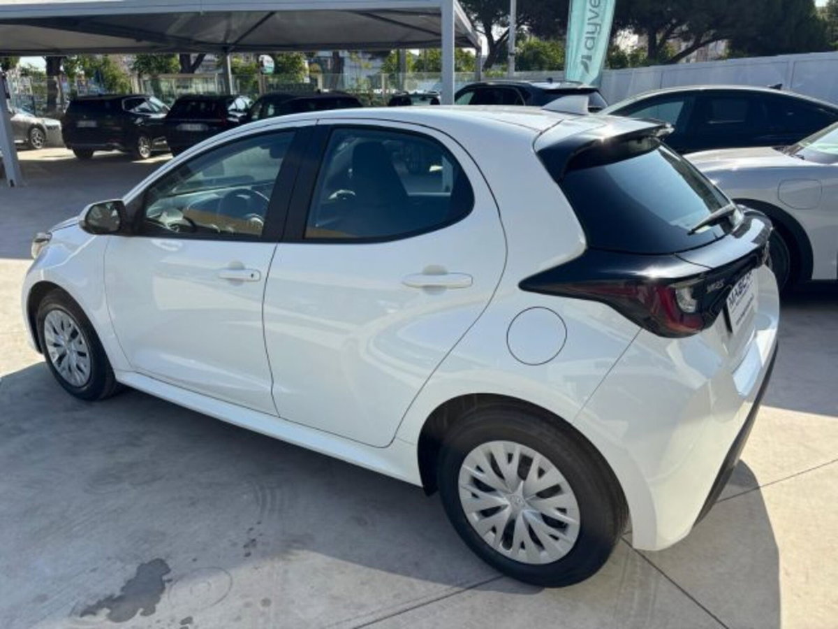 Toyota Yaris Cross 1.5 Hybrid 5p. E-CVT Premiere (6)