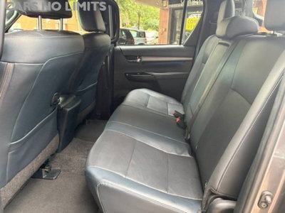 Toyota Hilux 2.8 D A/T 4WD porte Double Cab Invincible (11)