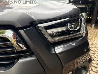 Toyota Hilux 2.8 D A/T 4WD porte Double Cab Invincible (20)