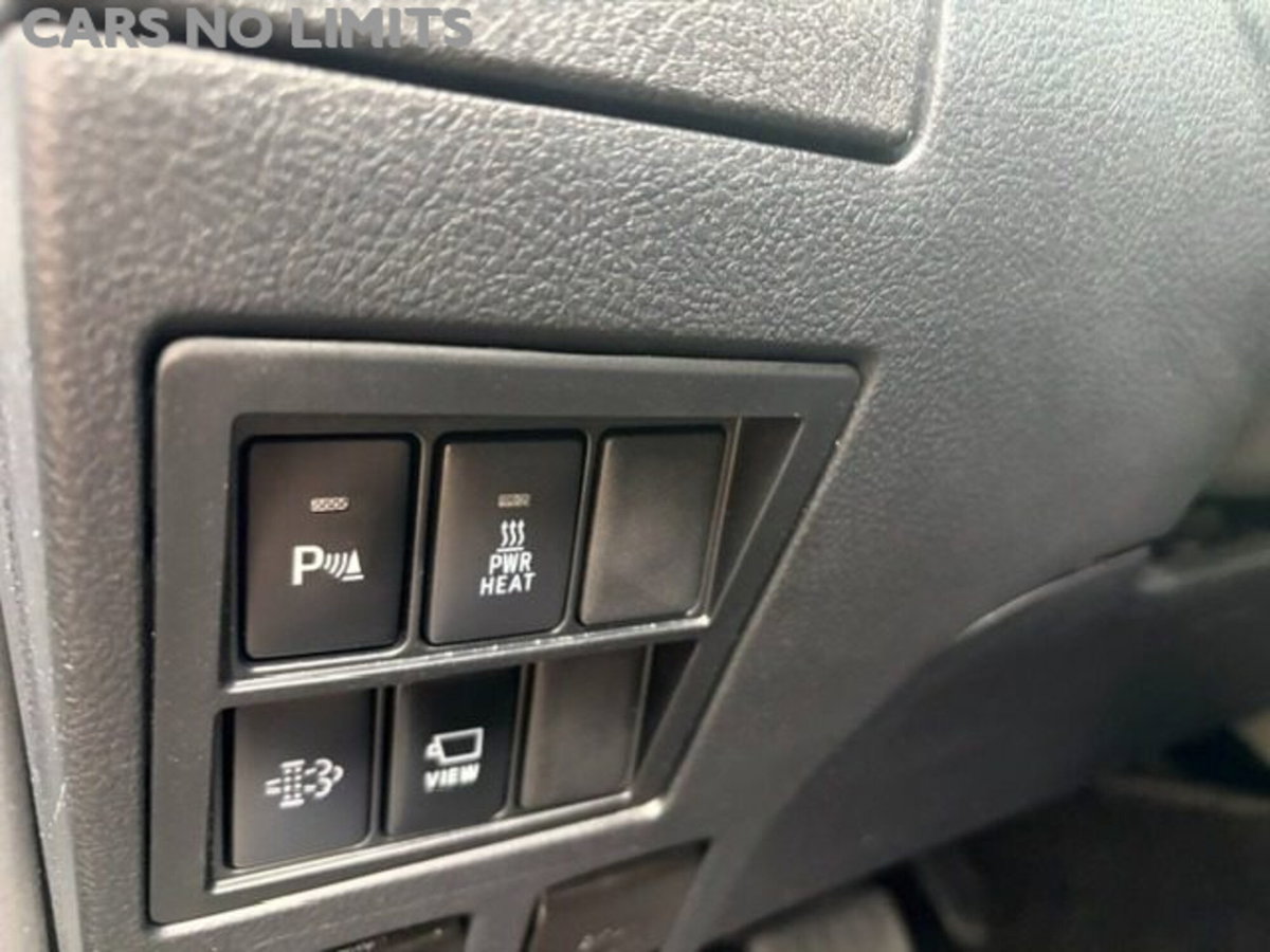 Toyota Hilux 2.8 D A/T 4WD porte Double Cab Invincible (4)