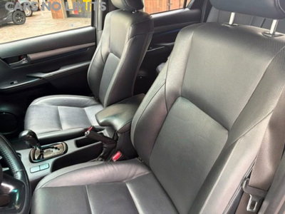 Toyota Hilux 2.8 D A/T 4WD porte Double Cab Invincible (9)