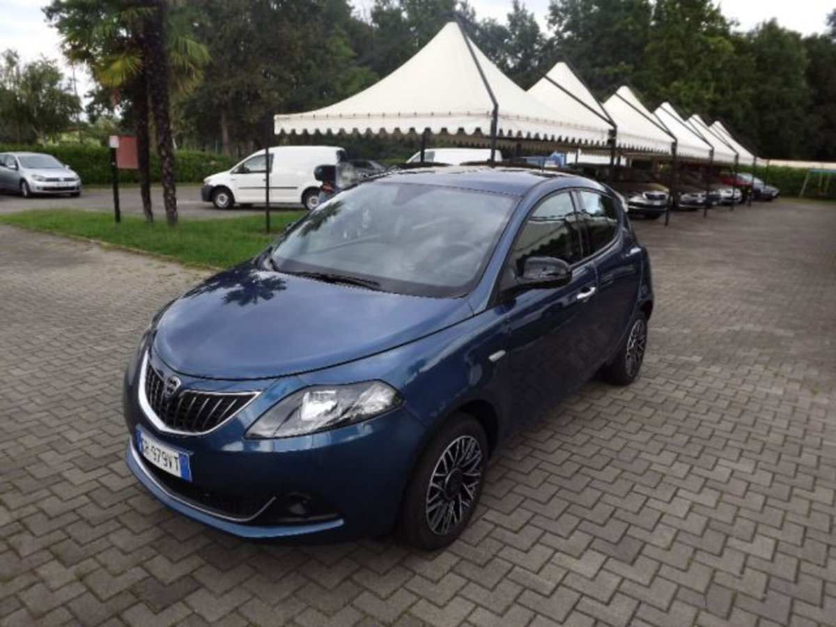 Lancia Ypsilon 1.0 FireFly 5 porte S&S Hybrid Gold Plus