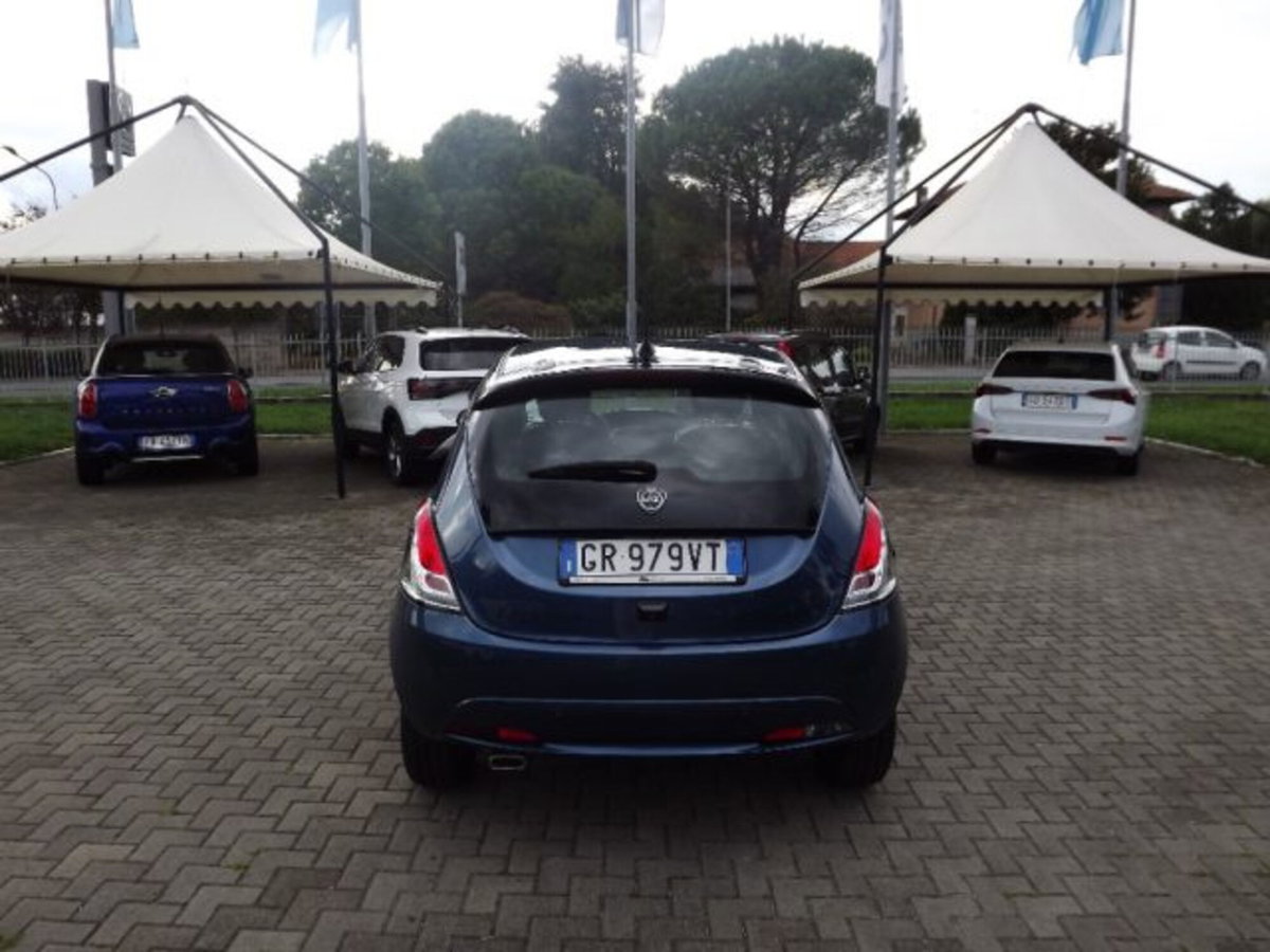 Lancia Ypsilon 1.0 FireFly 5 porte S&S Hybrid Gold Plus (5)