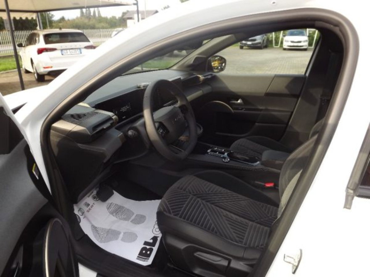 Lancia Ypsilon 1.2 mhev Edizione Cassina e-dct (10)