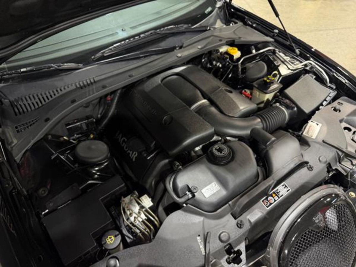 Jaguar S-Type 4.2 V8 Executive (15)