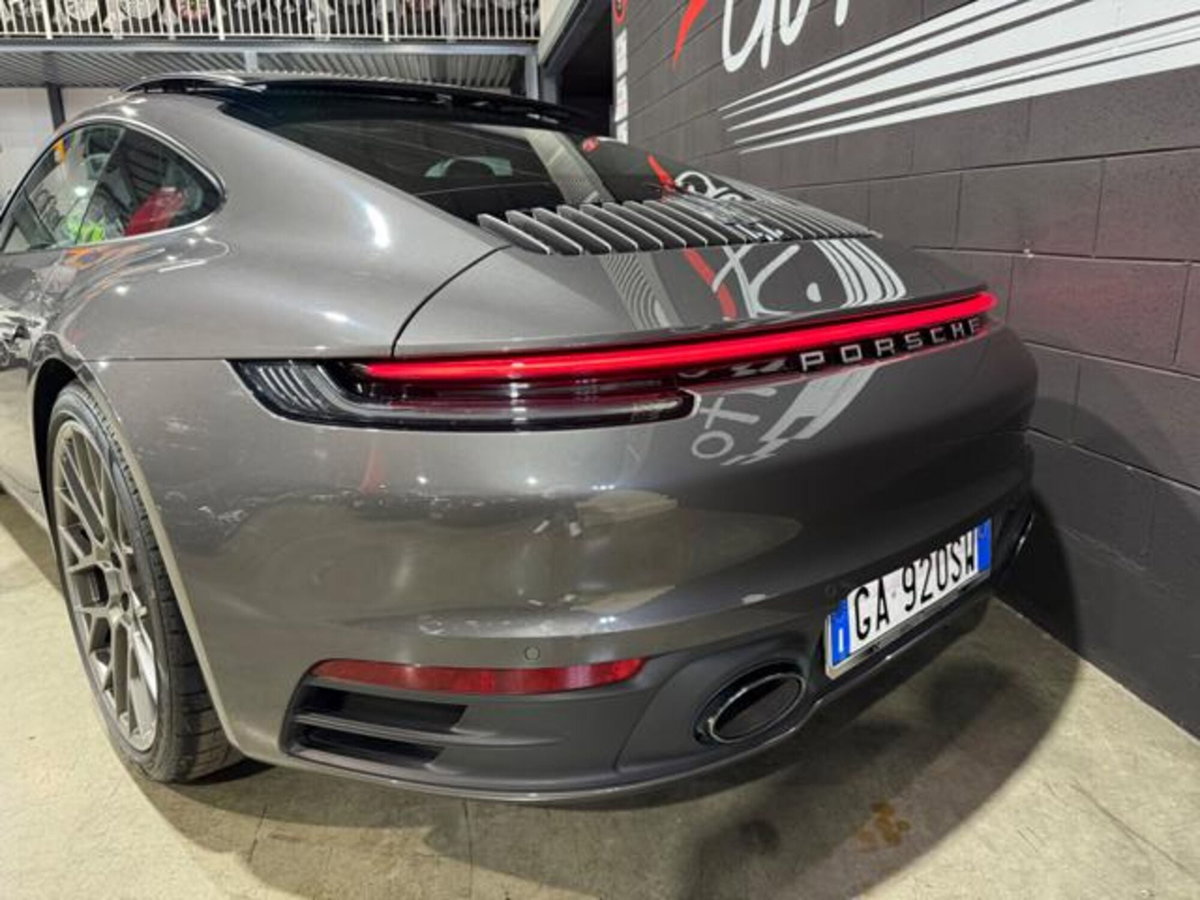 Porsche 911 Coupé Coupe 3.0 Carrera 4 auto (6)