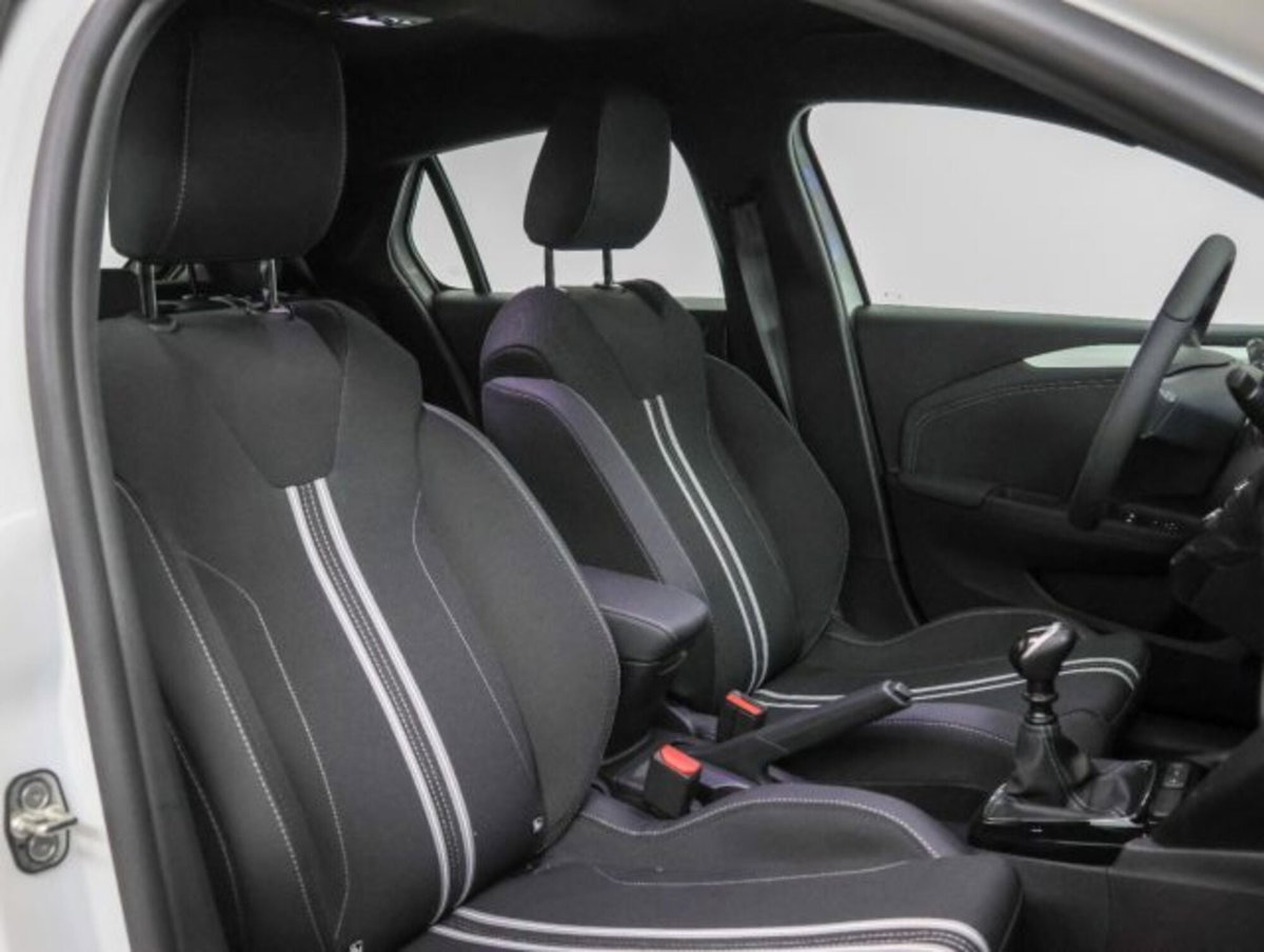 Opel Corsa 1.2 hybrid GS 100cv dct6 (11)