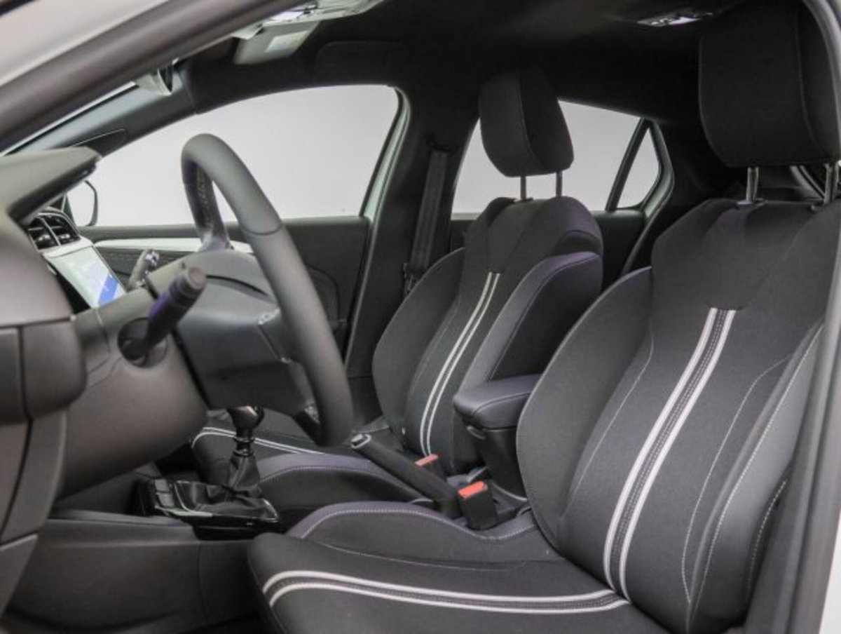 Opel Corsa 1.2 hybrid GS 100cv dct6 (8)