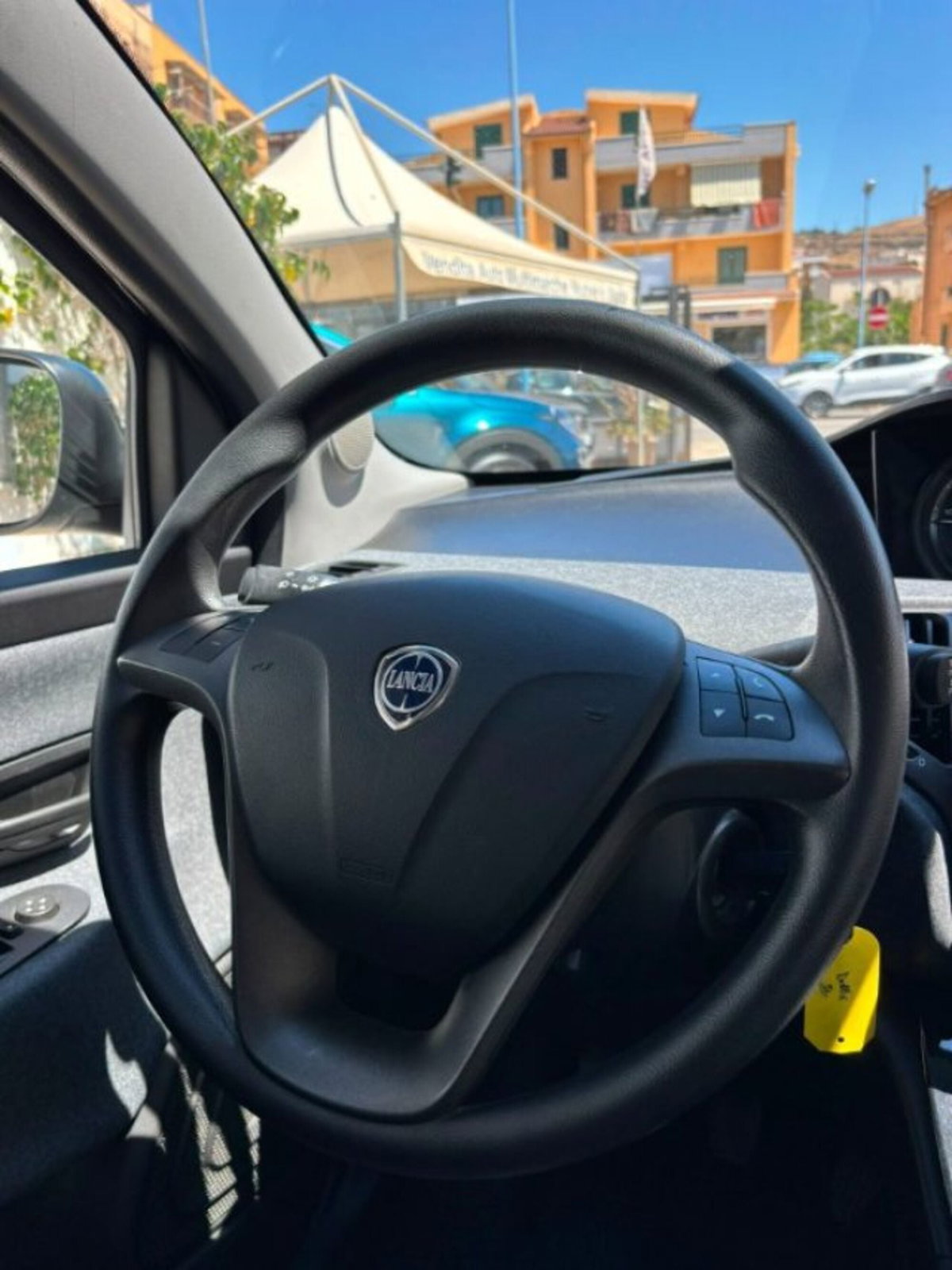 Lancia Ypsilon 1.0 FireFly 5 porte S&S Hybrid Silver Plus (11)