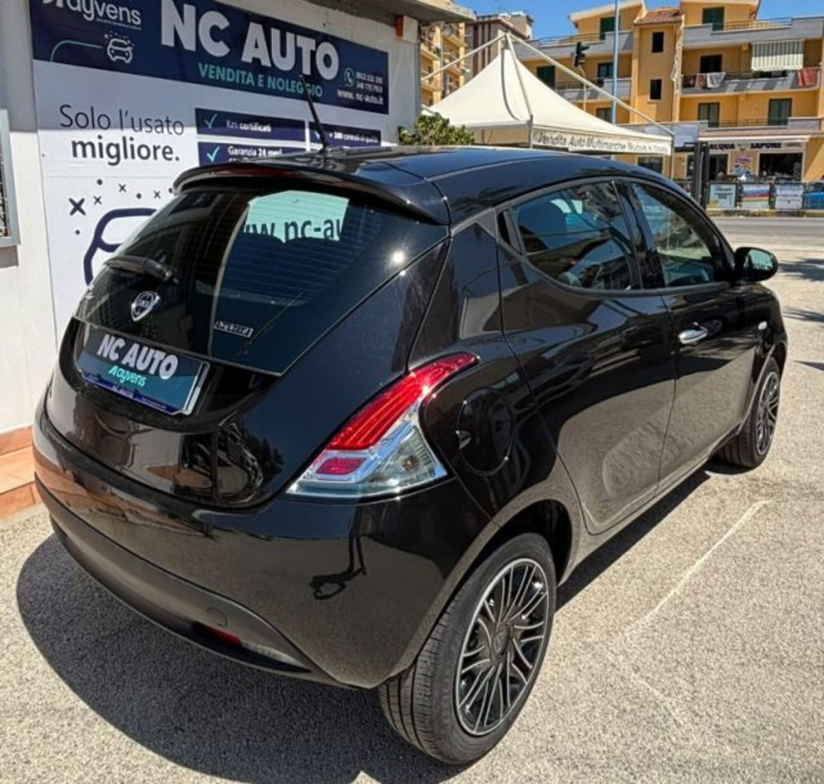 Lancia Ypsilon 1.0 FireFly 5 porte S&S Hybrid Silver Plus (2)