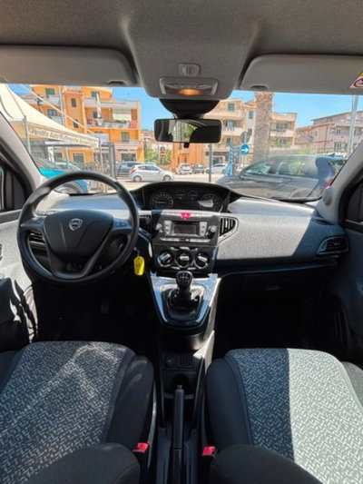 Lancia Ypsilon 1.0 FireFly 5 porte S&S Hybrid Silver Plus (3)